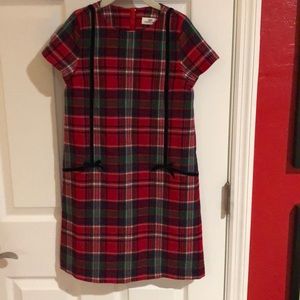 Plaid Vineyard Vines girl’s holiday dress. Size 8